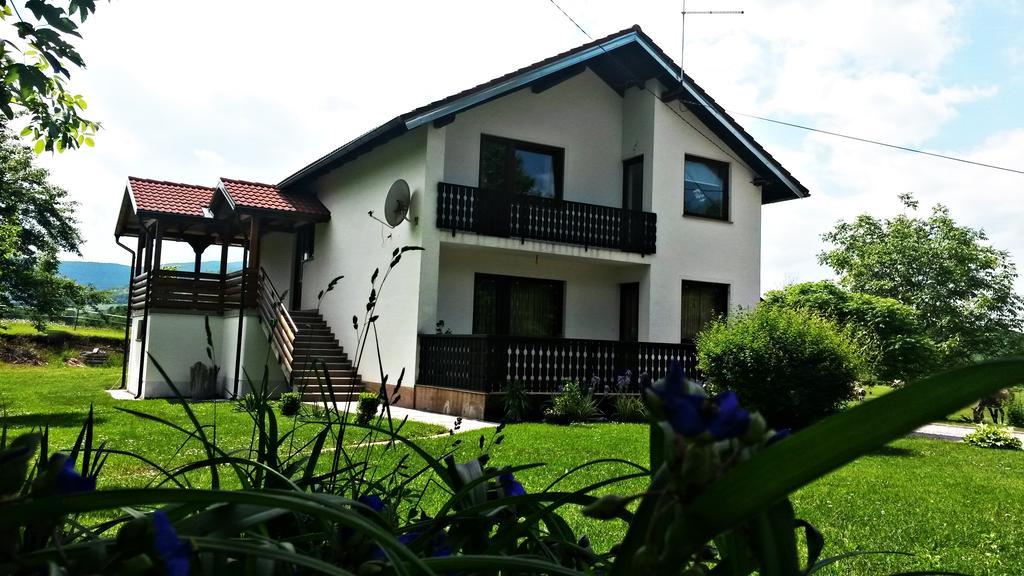 Apartment Lipa Irinovac ห้อง รูปภาพ